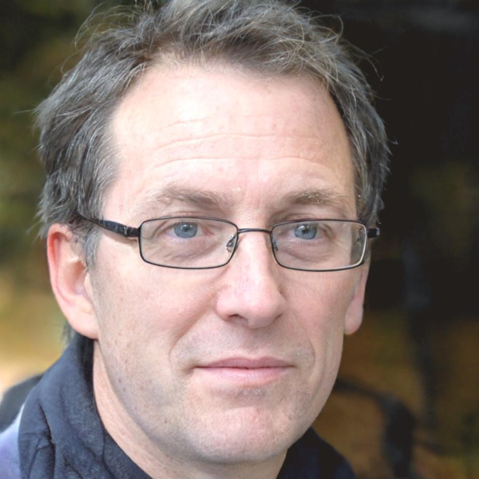 Ellison Dragomir, founder and lead financial consultant at Futechworld